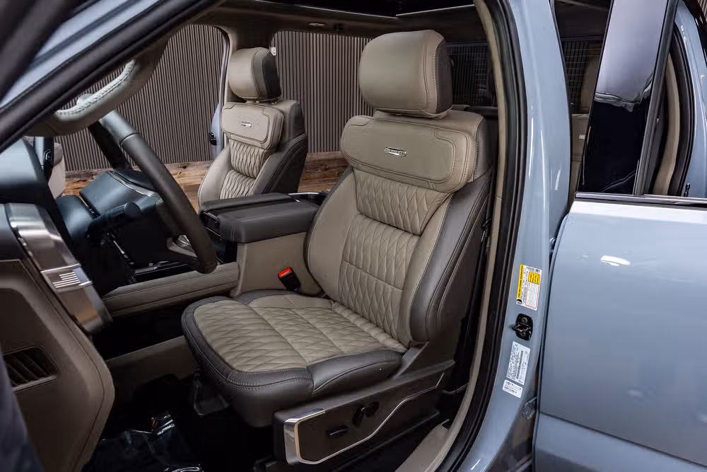 2026 Ford F-250 Super Duty Platinum Plus Crew Cab Image 31
