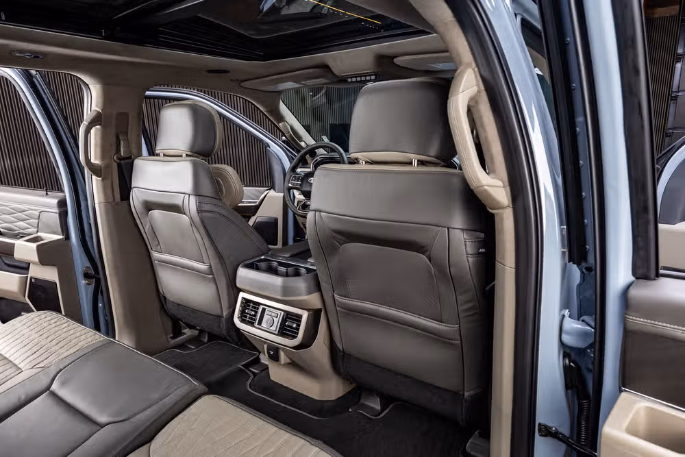 2026 Ford F-250 Super Duty Platinum Plus Crew Cab Image 34