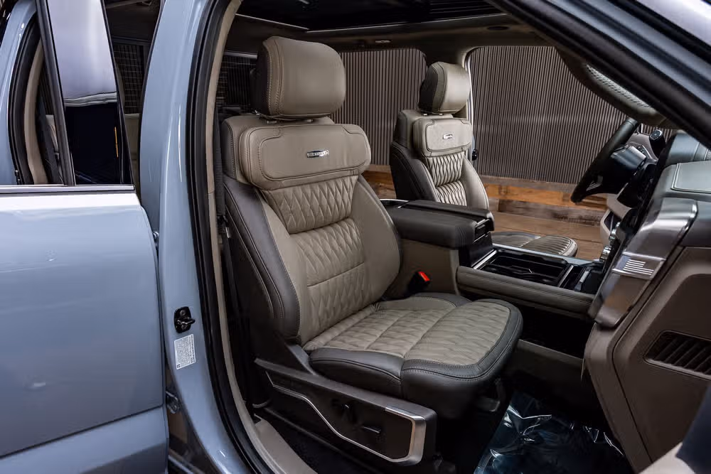 2026 Ford F-250 Super Duty Platinum Plus Crew Cab Image 33