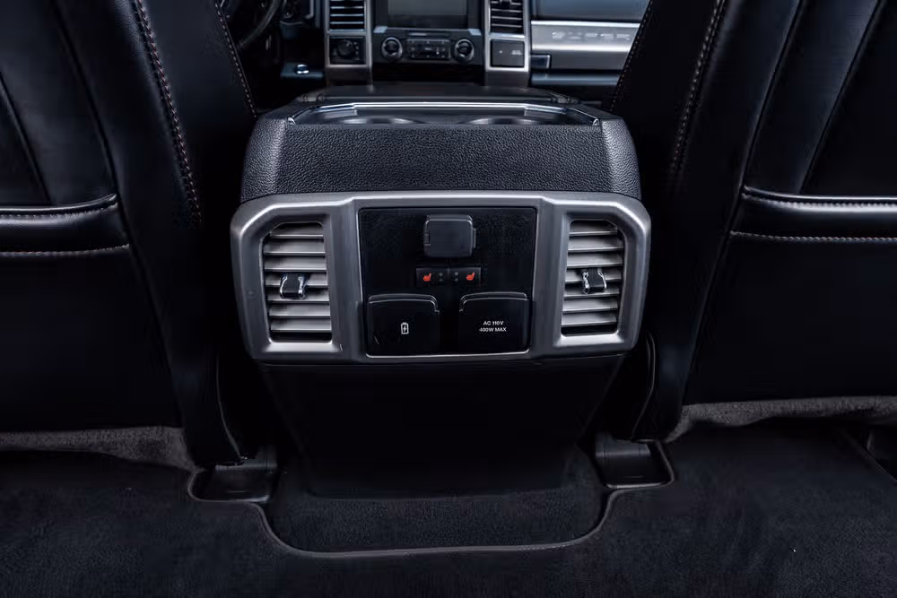 2020 Ford F-250 Super Duty Platinum Crew Cab Image 30