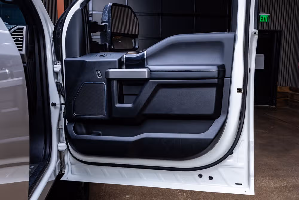 2020 Ford F-250 Super Duty Platinum Crew Cab Image 34