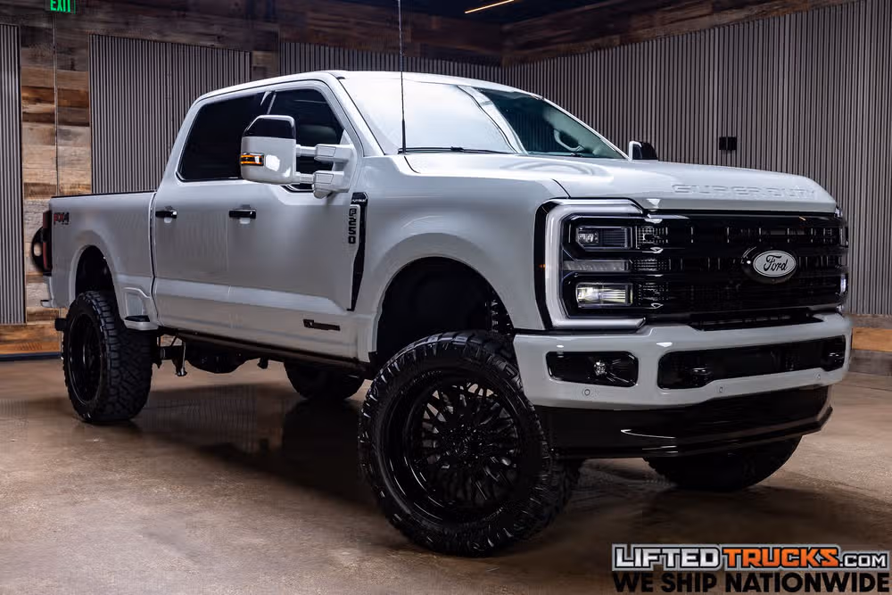 2026 Ford F-250 Super Duty Platinum Plus Crew Cab Image 1
