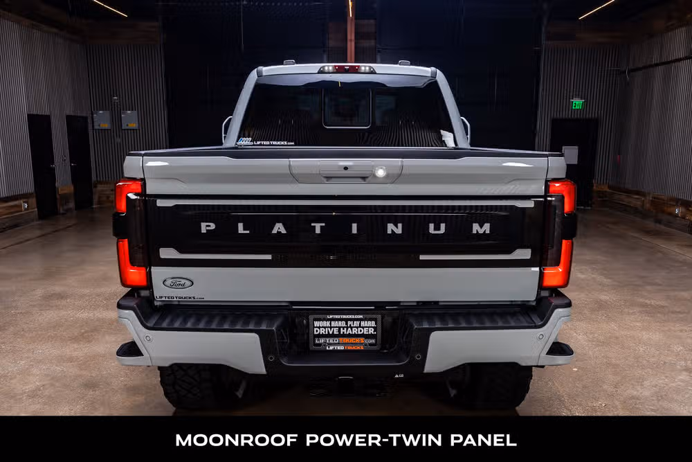 2026 Ford F-250 Super Duty Platinum Plus Crew Cab Image 8