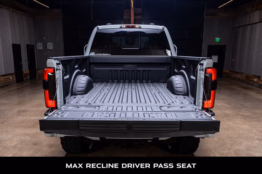 2026 Ford F-250 Super Duty Platinum Plus Crew Cab Image 9