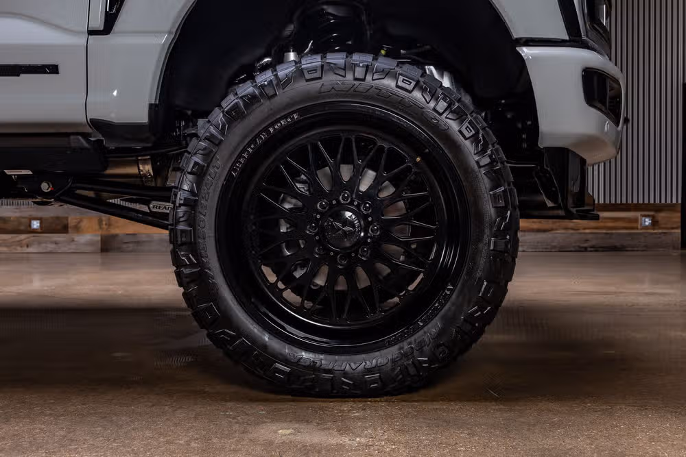 2026 Ford F-250 Super Duty Platinum Plus Crew Cab Image 12