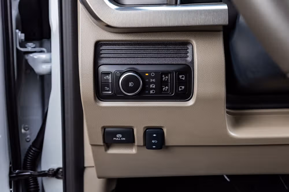 2026 Ford F-250 Super Duty Platinum Plus Crew Cab Image 22