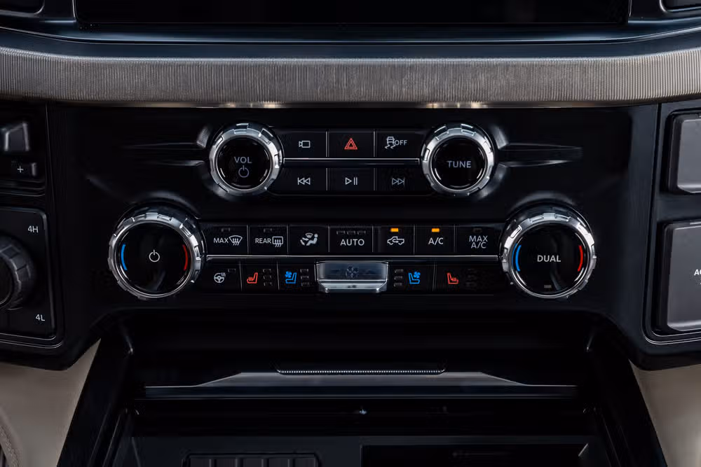 2026 Ford F-250 Super Duty Platinum Plus Crew Cab Image 27