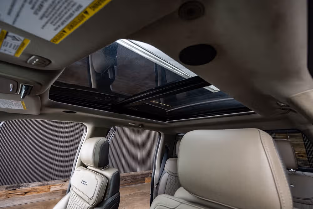 2026 Ford F-250 Super Duty Platinum Plus Crew Cab Image 31