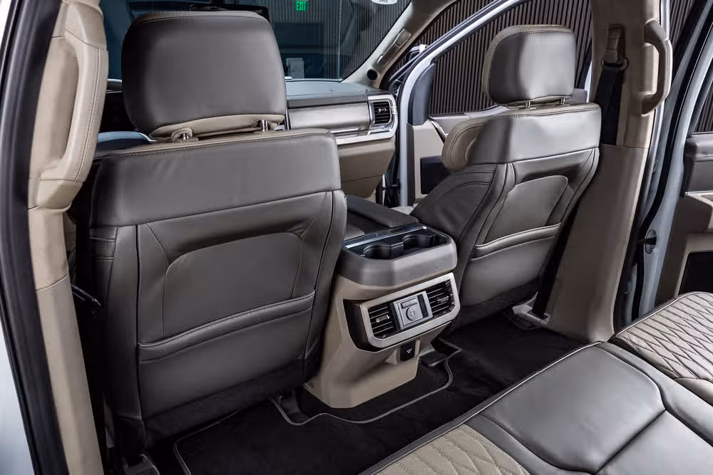 2026 Ford F-250 Super Duty Platinum Plus Crew Cab Image 35