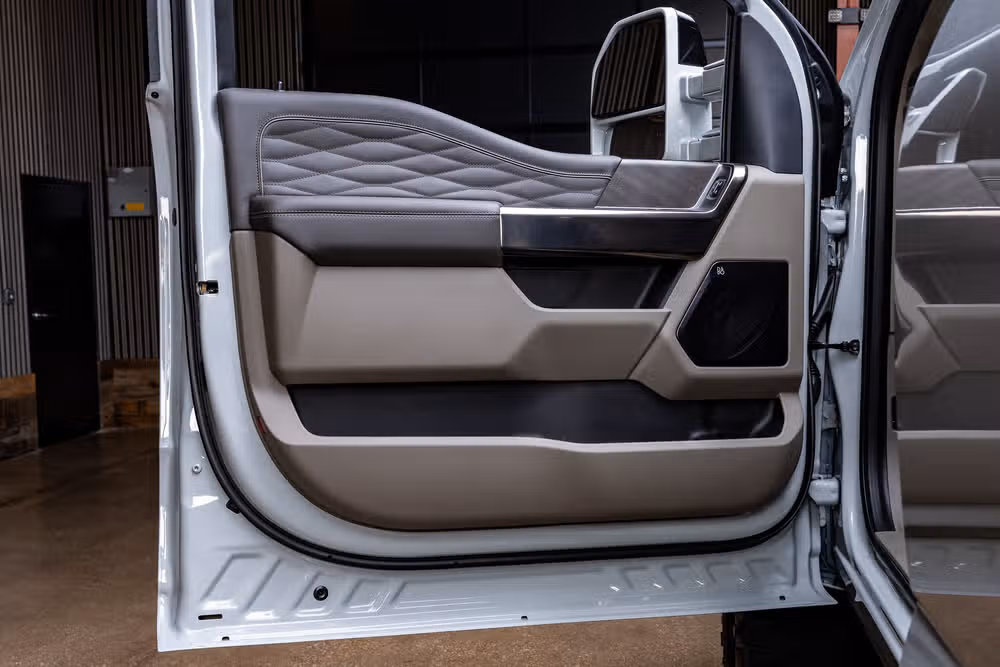 2026 Ford F-250 Super Duty Platinum Plus Crew Cab Image 37