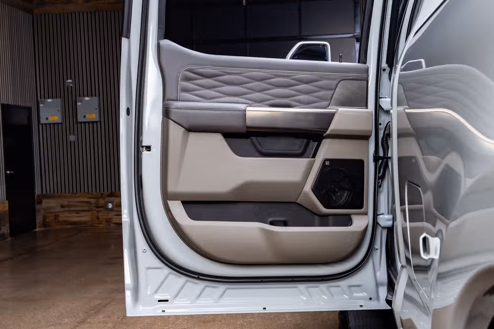2026 Ford F-250 Super Duty Platinum Plus Crew Cab Image 39