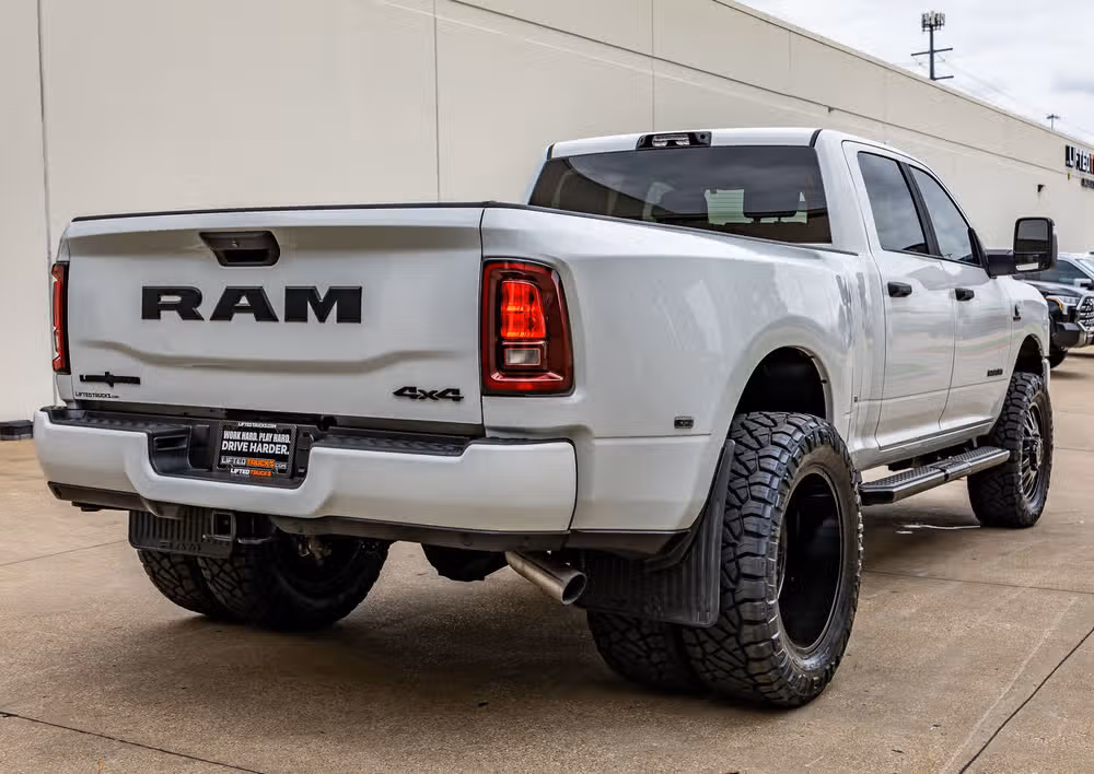 2026 Ram 3500 Lone Star Crew Cab Image 10