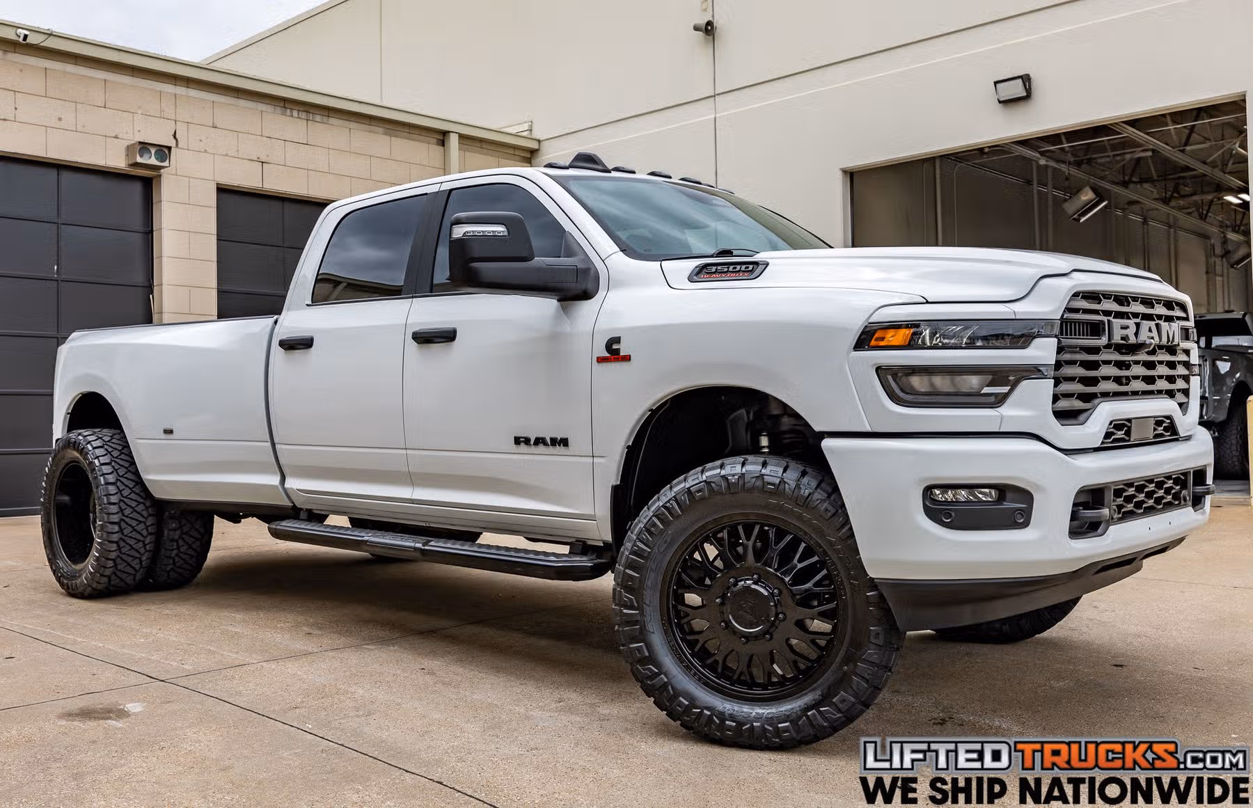 2026 Ram 3500 Lone Star Crew Cab Image 1