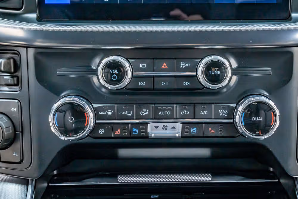 2025 Ford F-150 Platinum SuperCrew Image 28
