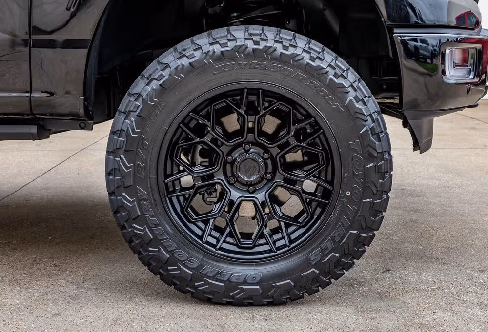 2025 Ford F-150 Platinum SuperCrew Image 12