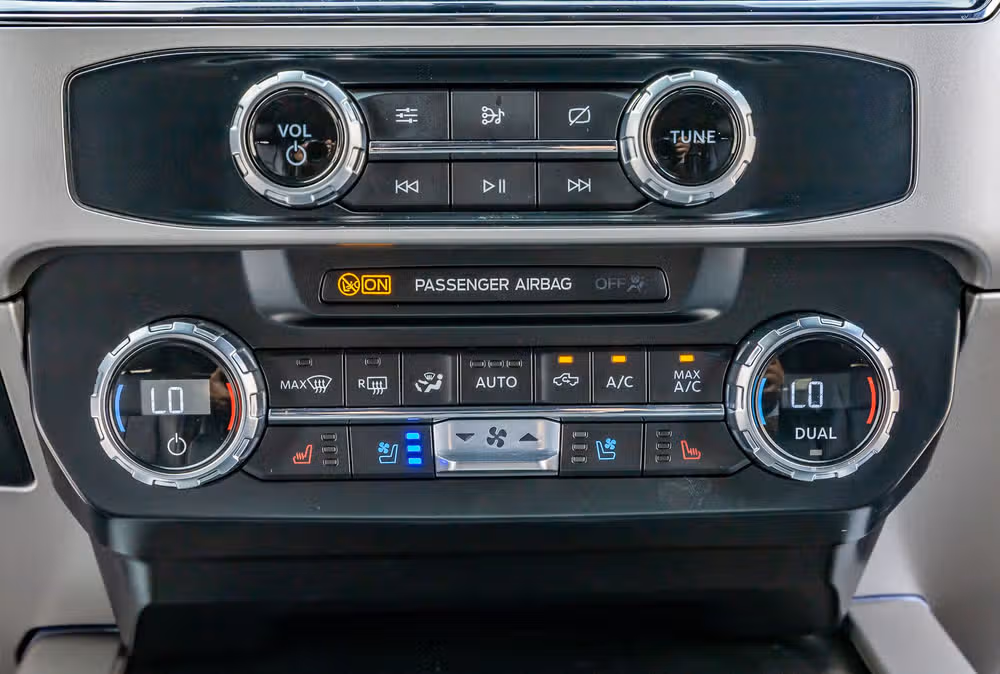 2022 Ford F-250 Super Duty Lariat Crew Cab Image 27