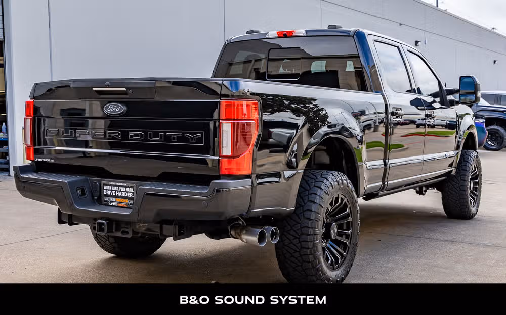 2022 Ford F-250 Super Duty Lariat Crew Cab Image 9