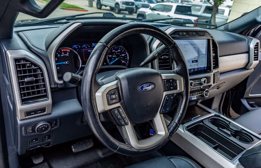 2022 Ford F-250 Super Duty Lariat Crew Cab Image 16