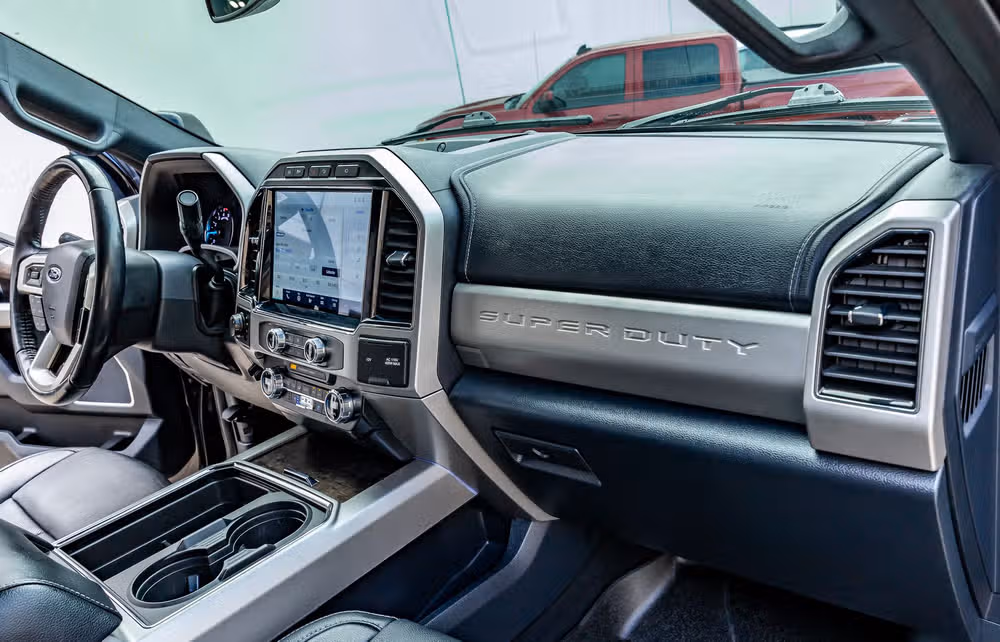 2022 Ford F-250 Super Duty Lariat Crew Cab Image 17