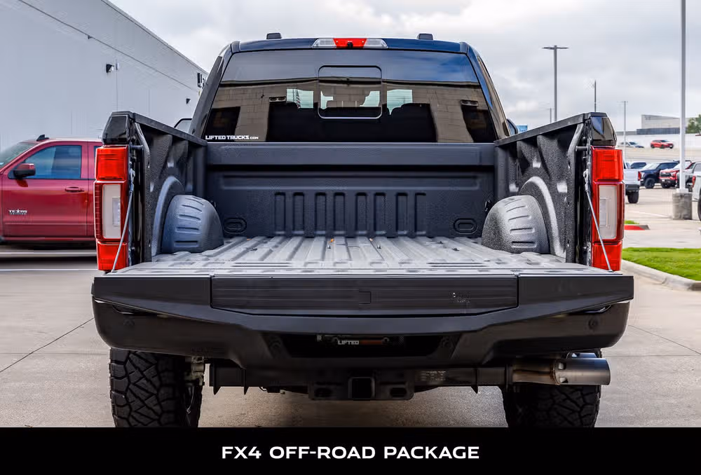 2022 Ford F-250 Super Duty Lariat Crew Cab Image 8