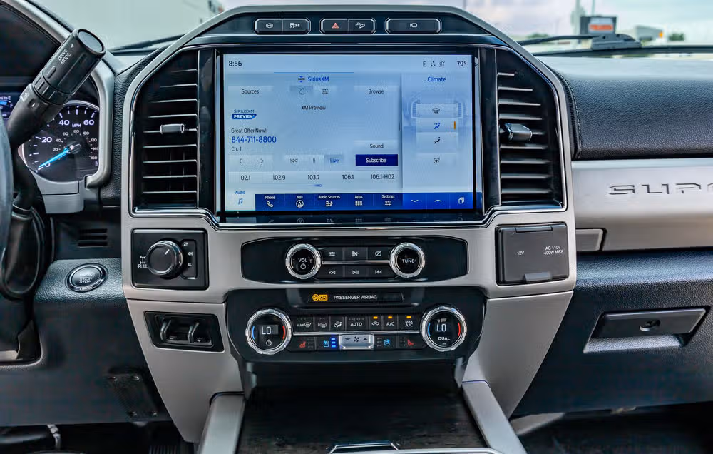 2022 Ford F-250 Super Duty Lariat Crew Cab Image 24