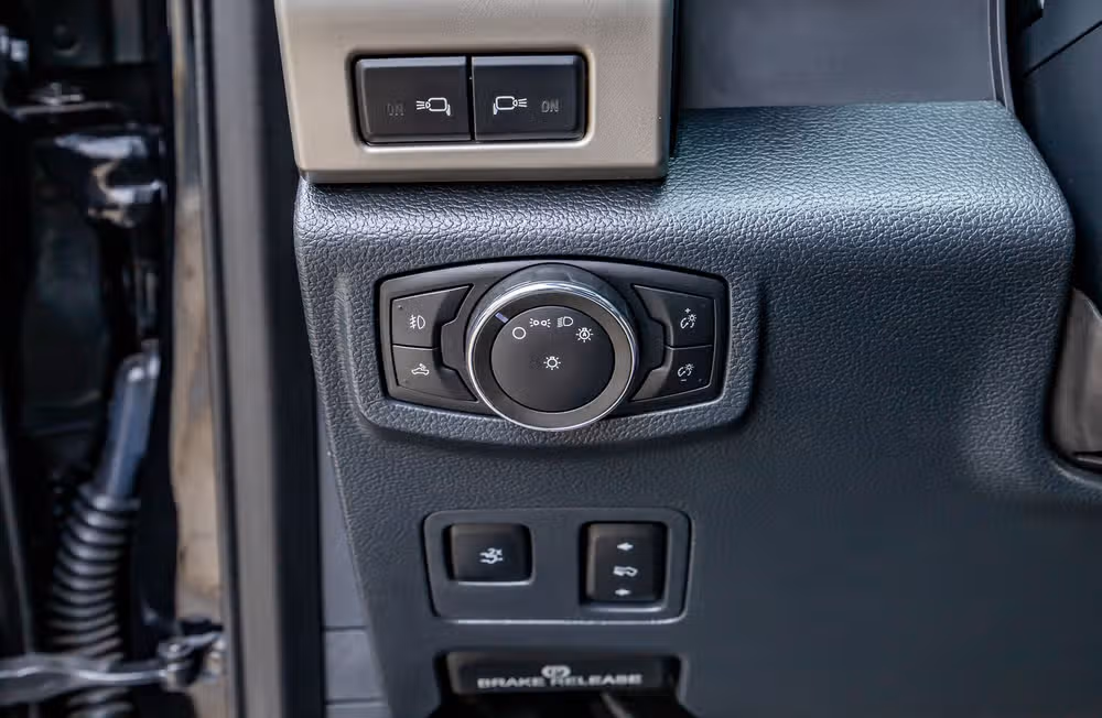 2022 Ford F-250 Super Duty Lariat Crew Cab Image 21