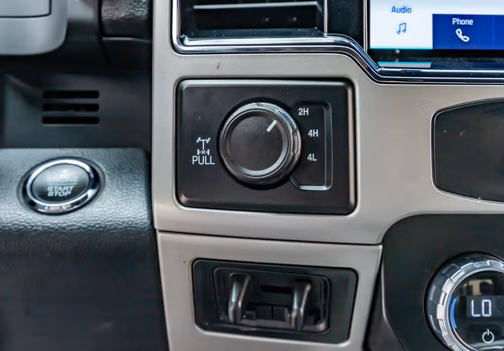2022 Ford F-250 Super Duty Lariat Crew Cab Image 23