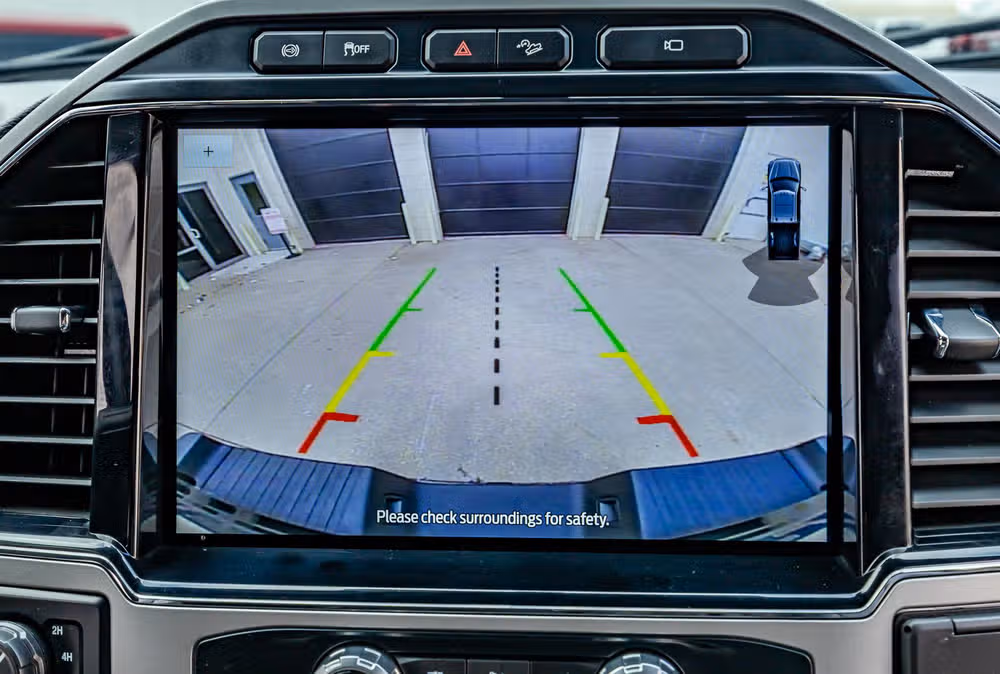 2022 Ford F-250 Super Duty Lariat Crew Cab Image 26