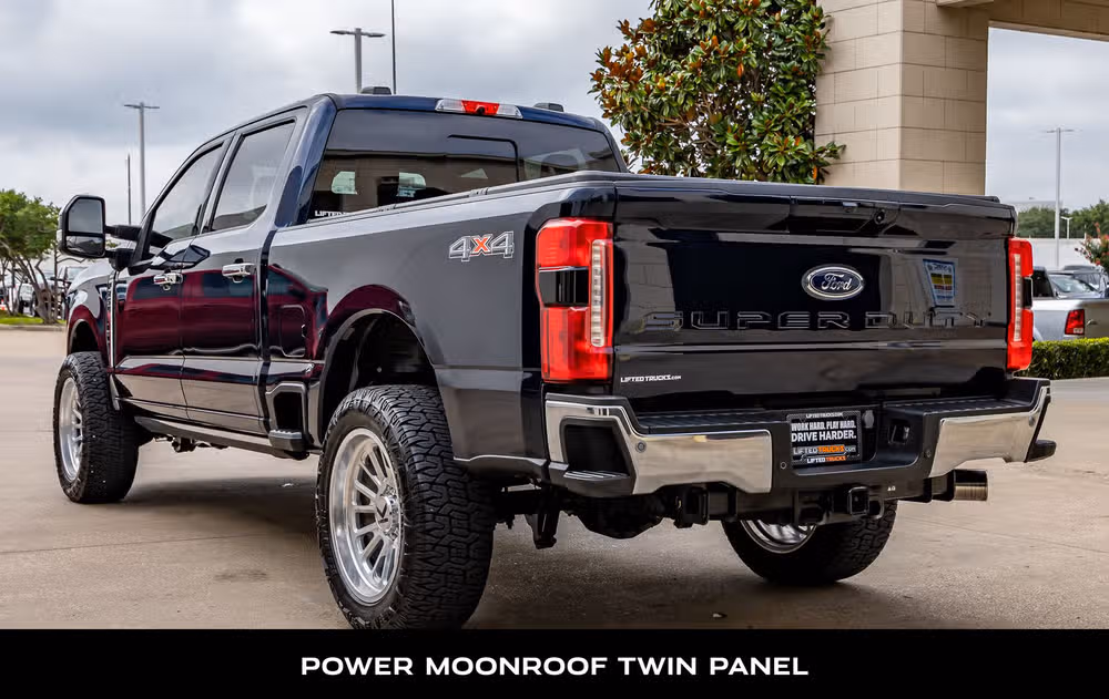 2023 Ford F-250 Super Duty Lariat Crew Cab Image 6