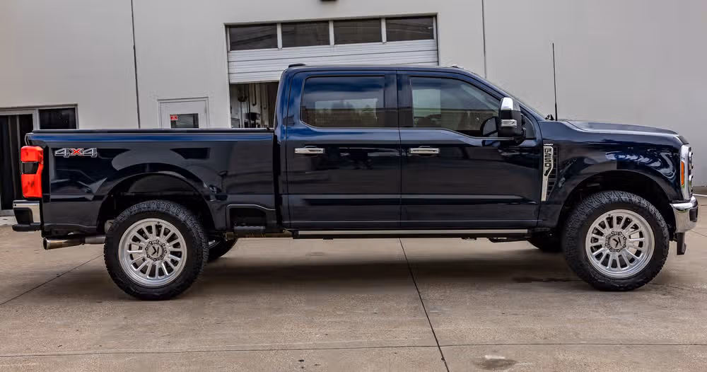 2023 Ford F-250 Super Duty Lariat Crew Cab Image 10