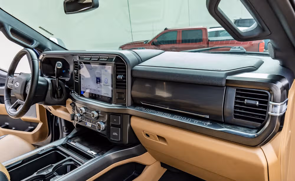 2023 Ford F-250 Super Duty Lariat Crew Cab Image 17