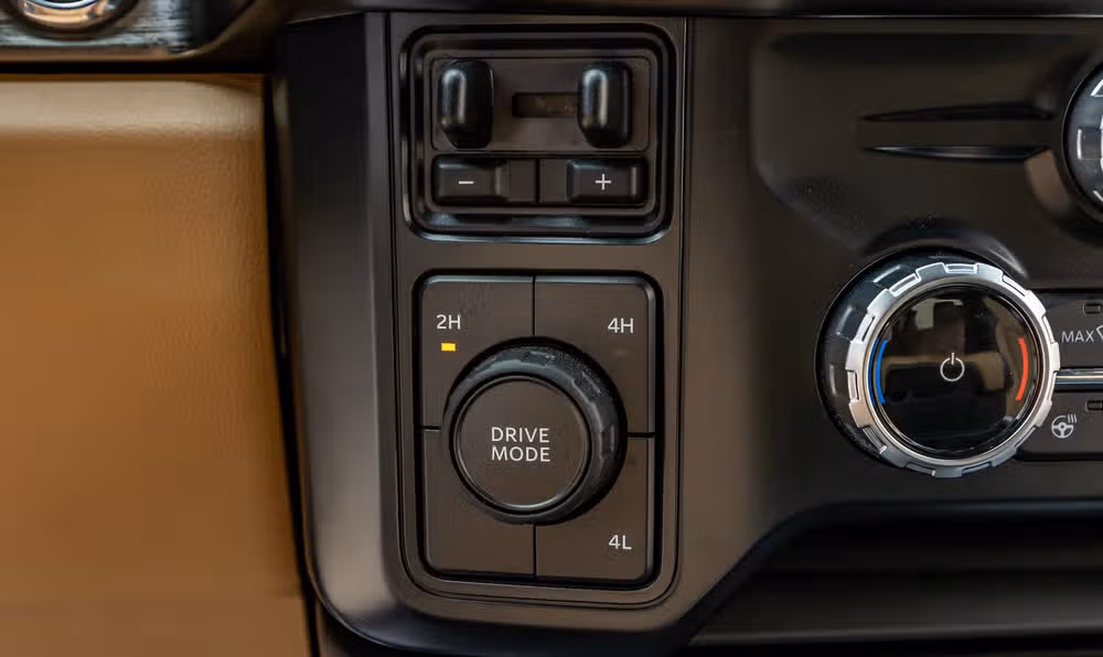 2023 Ford F-250 Super Duty Lariat Crew Cab Image 23