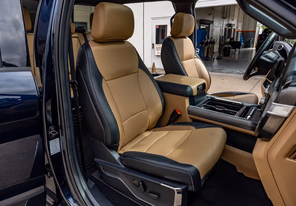 2023 Ford F-250 Super Duty Lariat Crew Cab Image 32