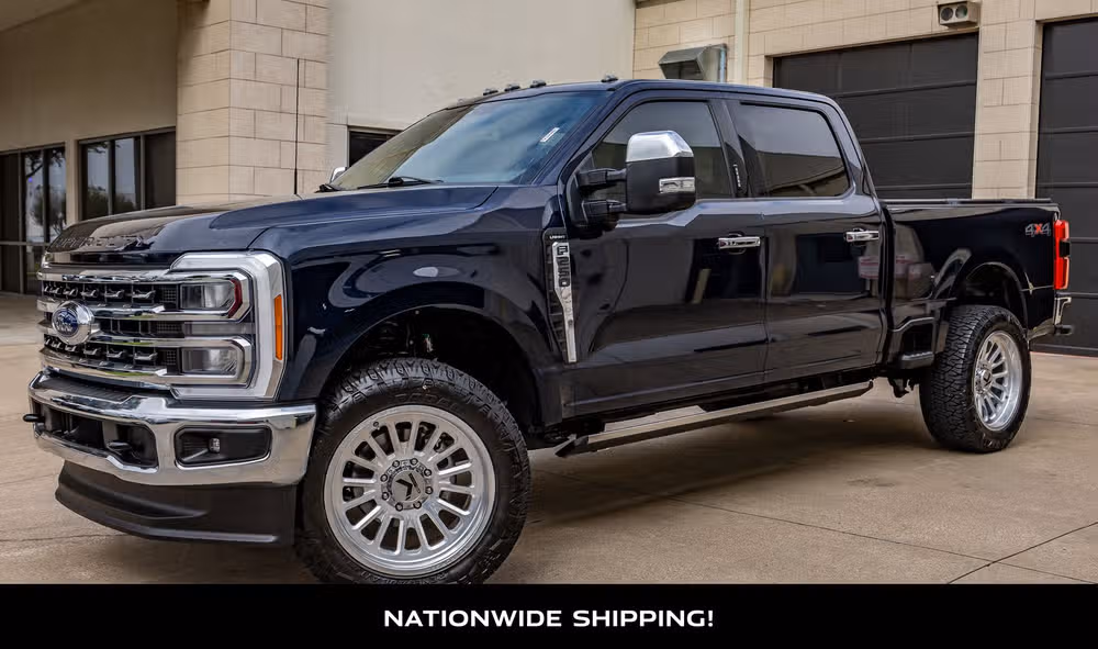 2023 Ford F-250 Super Duty Lariat Crew Cab Image 4