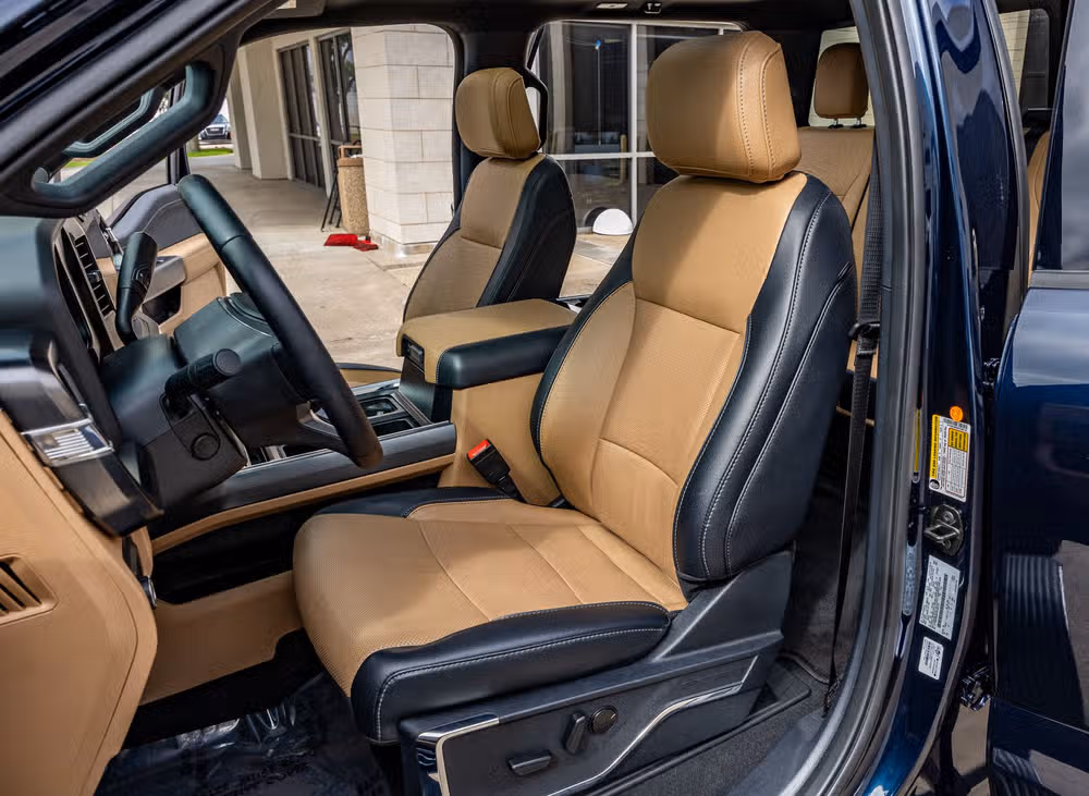 2023 Ford F-250 Super Duty Lariat Crew Cab Image 30