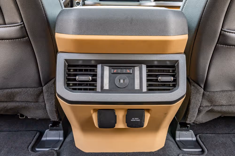 2023 Ford F-250 Super Duty Lariat Crew Cab Image 34