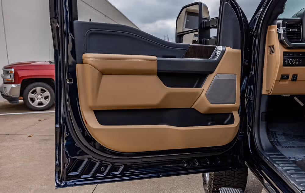 2023 Ford F-250 Super Duty Lariat Crew Cab Image 37