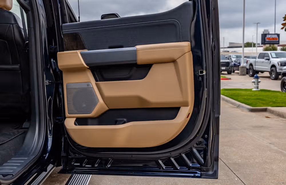 2023 Ford F-250 Super Duty Lariat Crew Cab Image 40