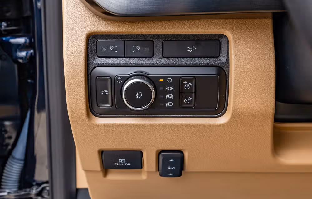 2023 Ford F-250 Super Duty Lariat Crew Cab Image 21