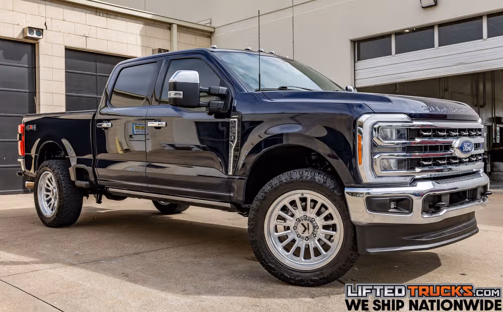 2023 Ford F-250 Super Duty Lariat Crew Cab Image 1