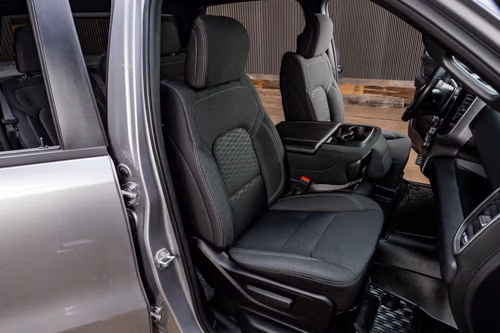2025 Ram 1500 Warlock Crew Cab Image 32