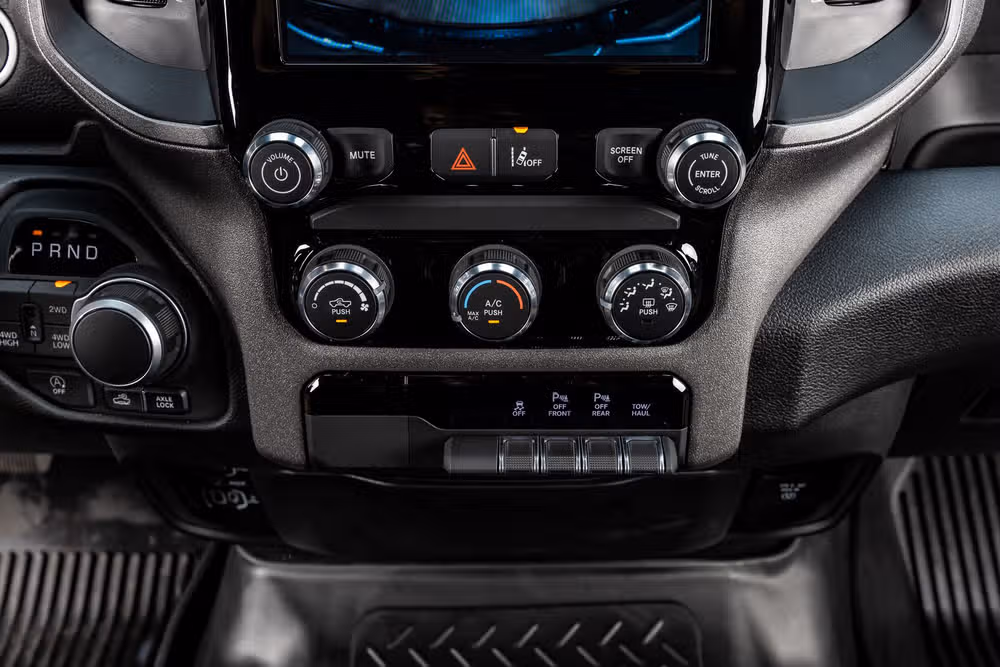 2025 Ram 1500 Warlock Crew Cab Image 27