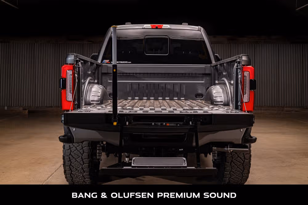 2026 Ford F-250 Super Duty Platinum Crew Cab Image 8