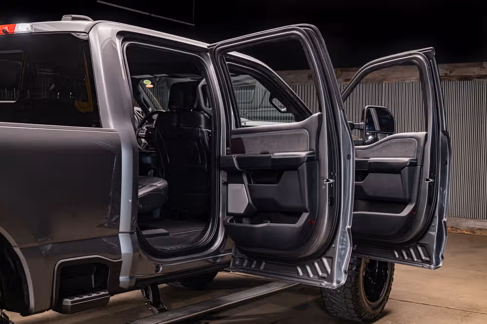 2026 Ford F-250 Super Duty Platinum Crew Cab Image 29