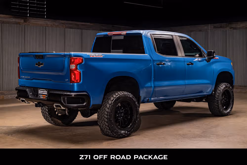 2023 Chevrolet Silverado 1500 LT Trail Boss Crew Cab Image 9