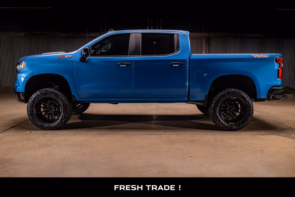 2023 Chevrolet Silverado 1500 LT Trail Boss Crew Cab Image 5