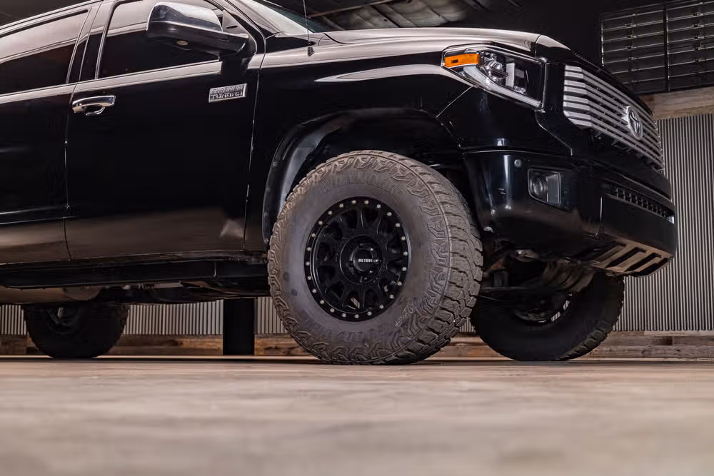 2017 Toyota Tundra Platinum CrewMax Image 11