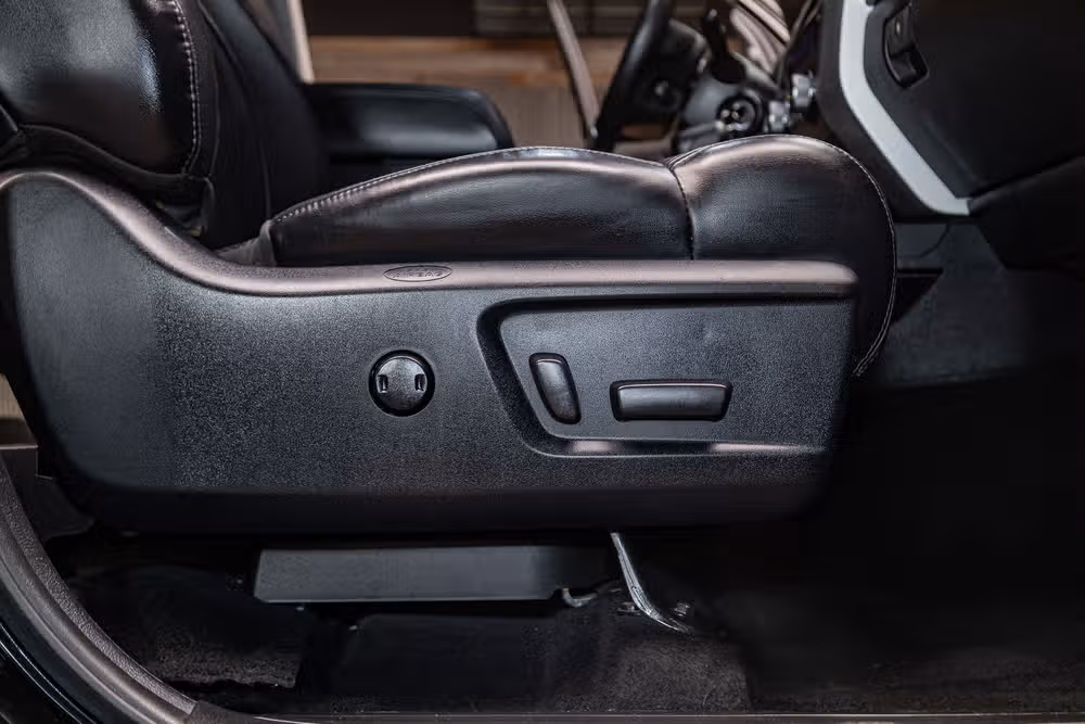2017 Toyota Tundra Platinum CrewMax Image 25