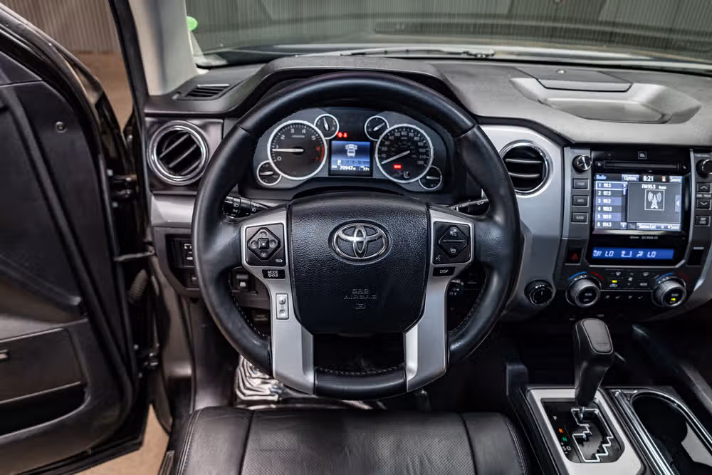 2017 Toyota Tundra Platinum CrewMax Image 13