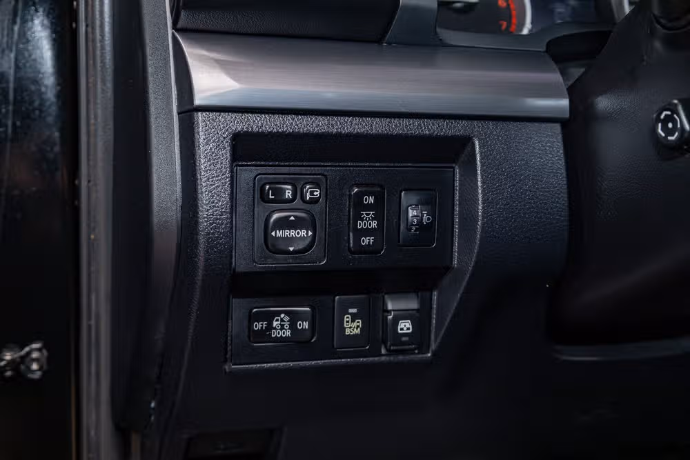 2017 Toyota Tundra Platinum CrewMax Image 16